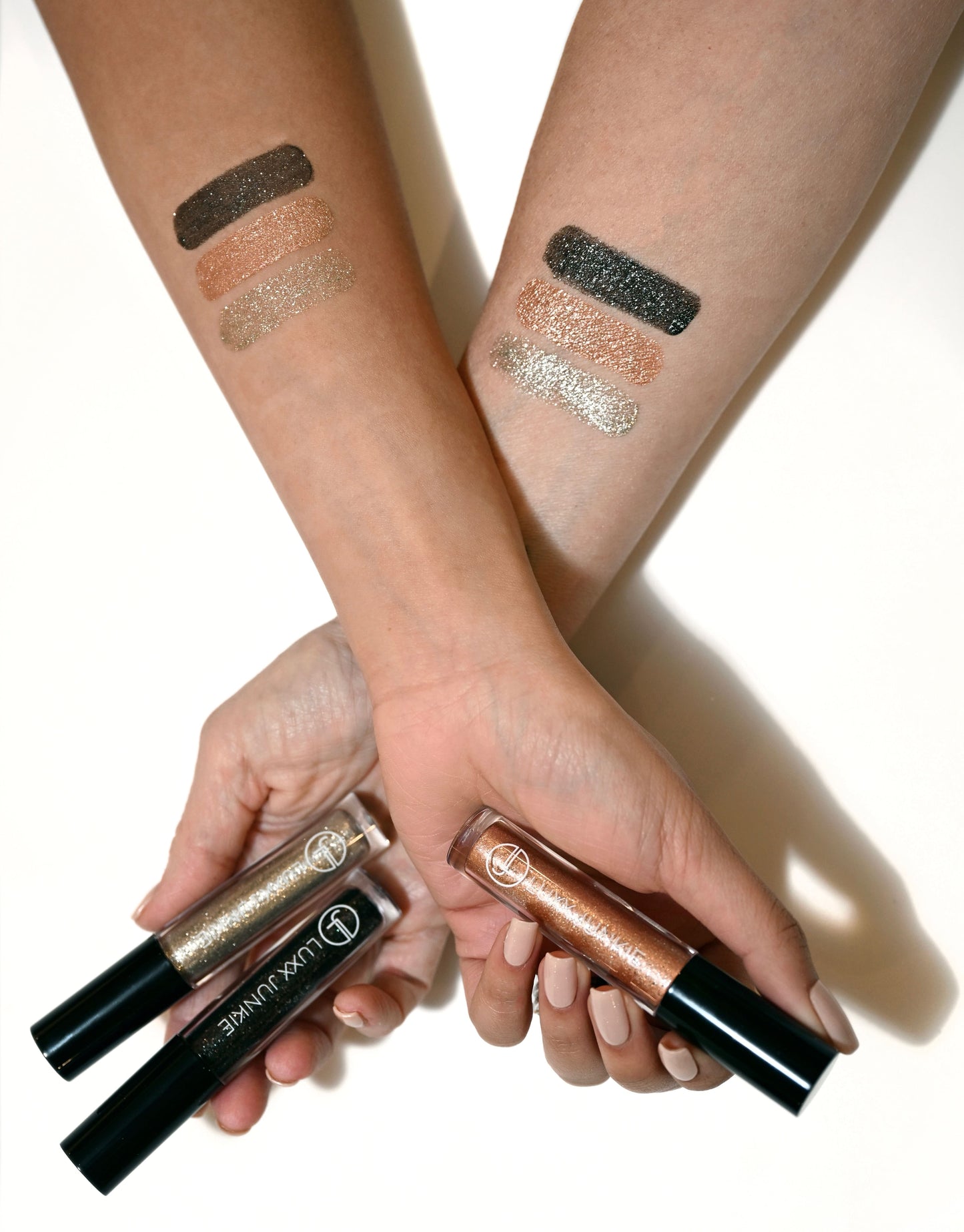 GLITTER LIQUID SHADOW - MIDNIGHT KISS