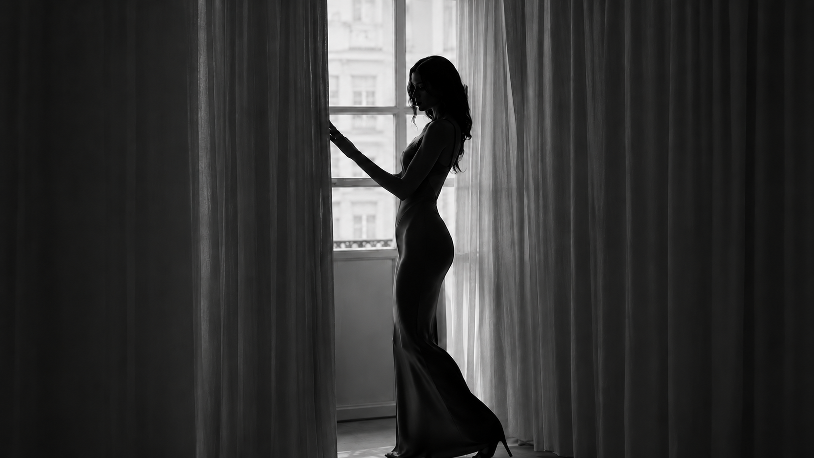 OBSESSION editorial frame