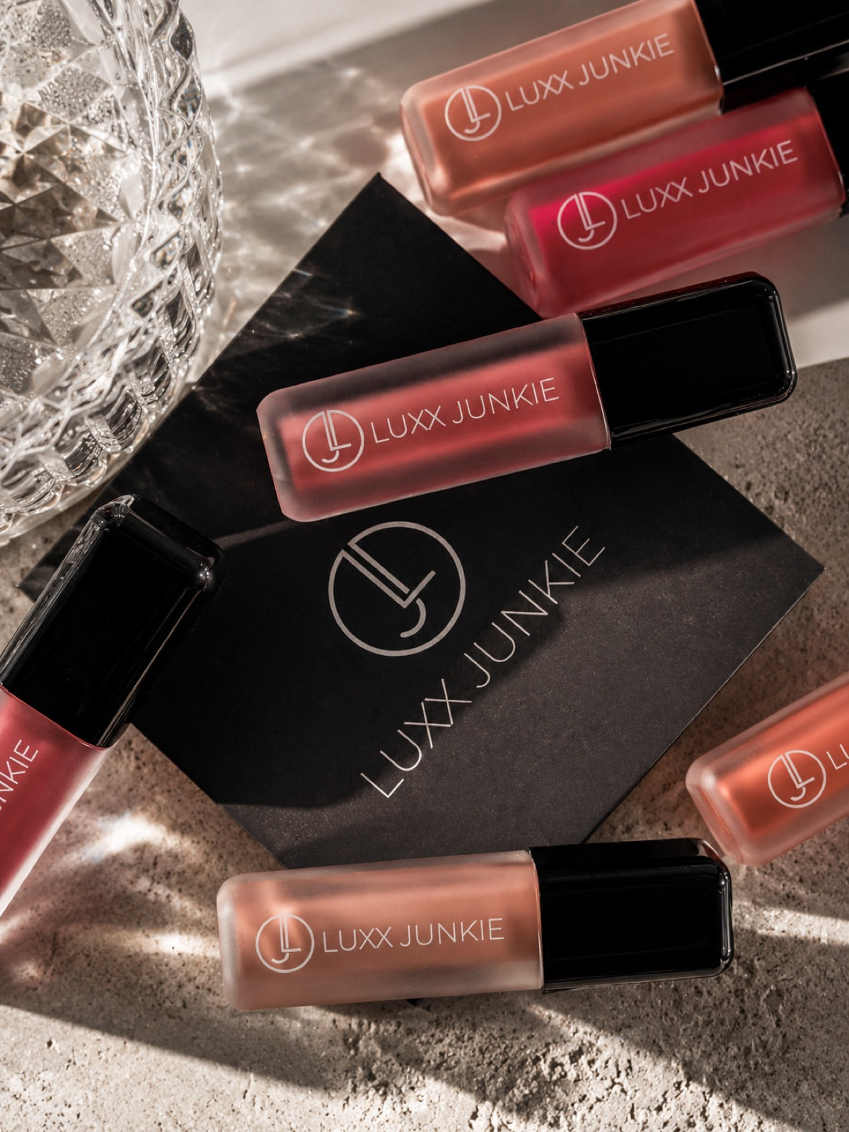 OBSESSION — LUXX lip gloss editorial